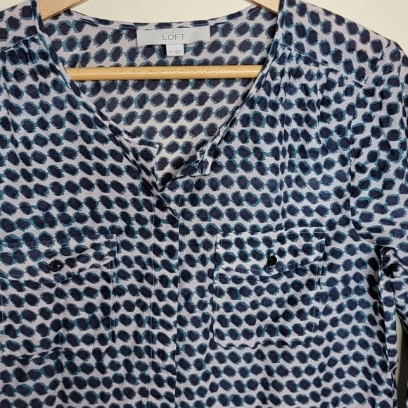 LOFT | Beige Navy Teal Abstract Circle Print Button Front Blouse Size Medium - Picture 4 of 4